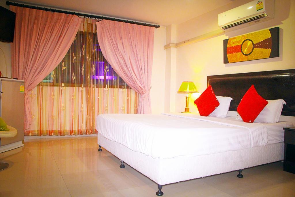 Royal Q & D Suites Pattaya Exterior photo