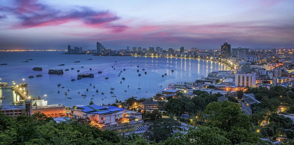 Royal Q & D Suites Pattaya Exterior photo