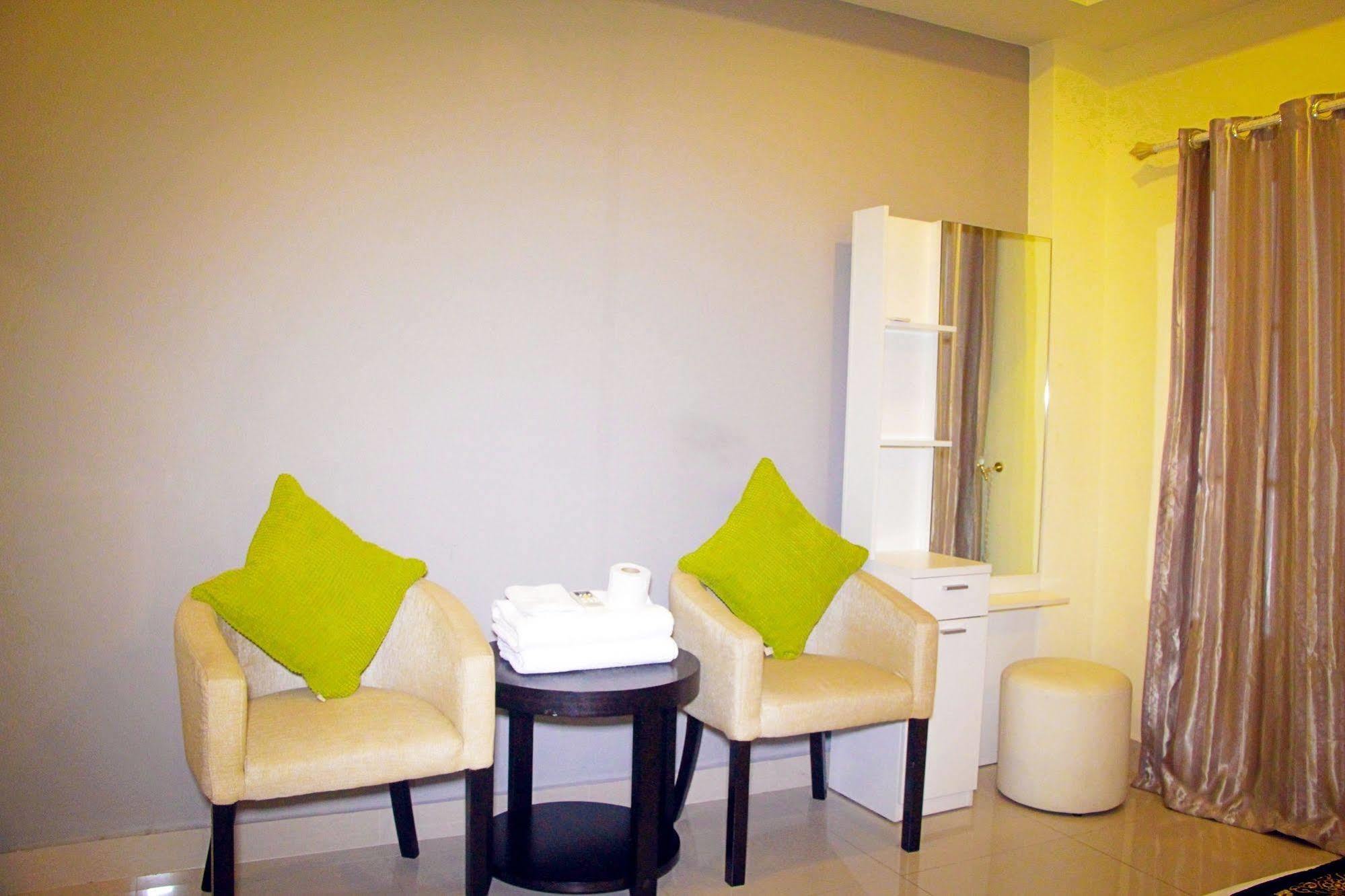 Royal Q & D Suites Pattaya Exterior photo