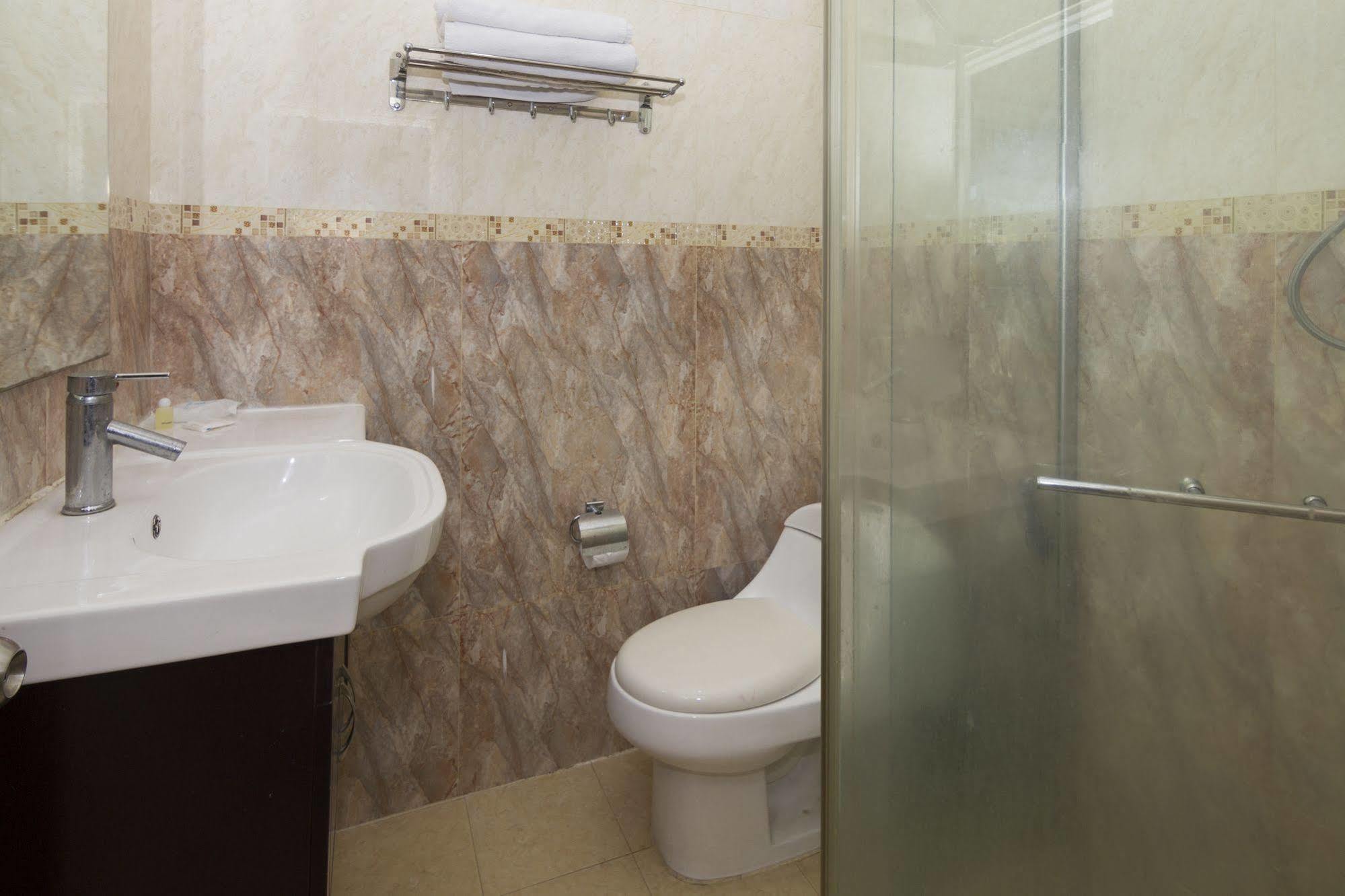 Royal Q & D Suites Pattaya Exterior photo