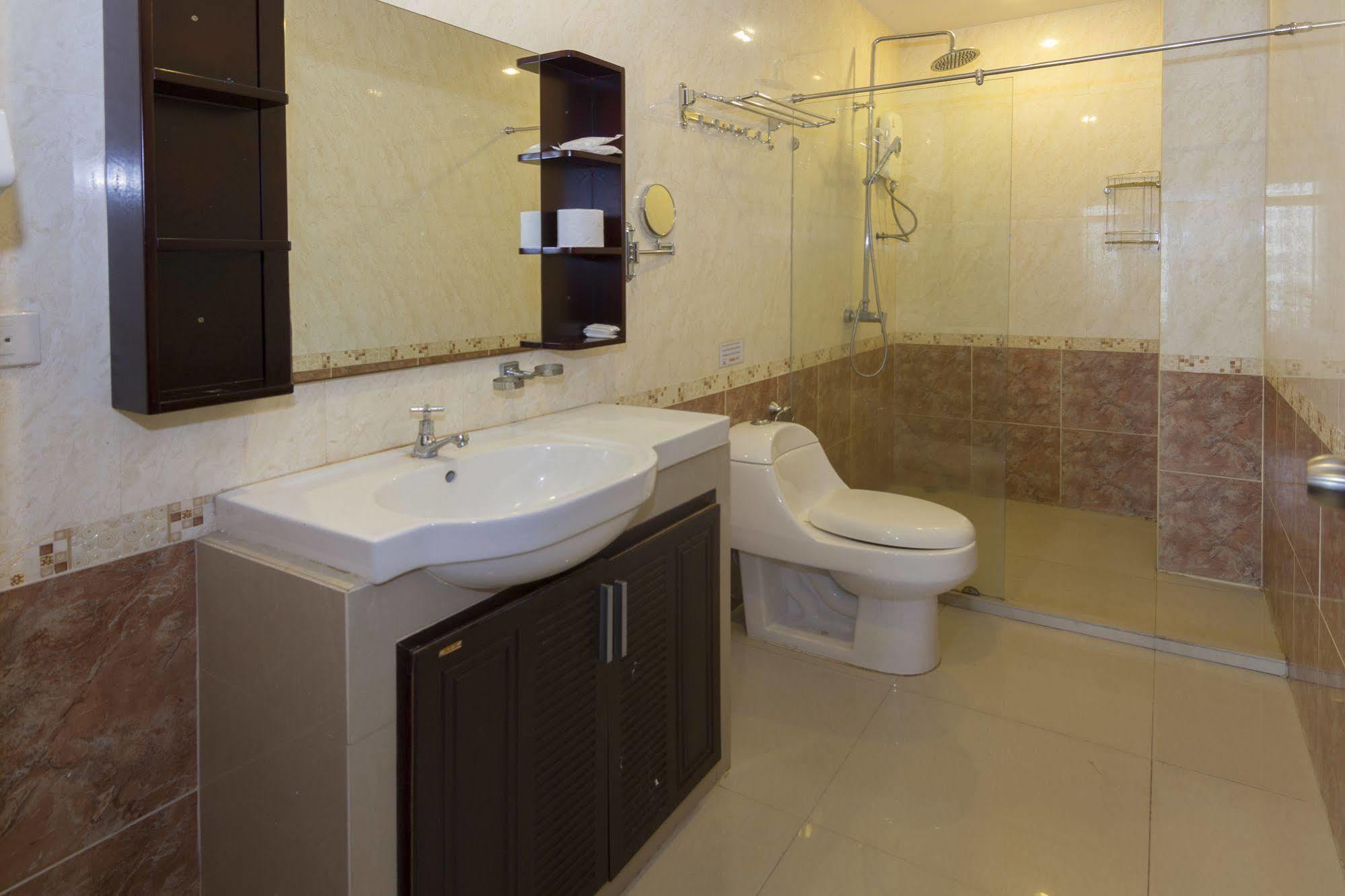 Royal Q & D Suites Pattaya Exterior photo