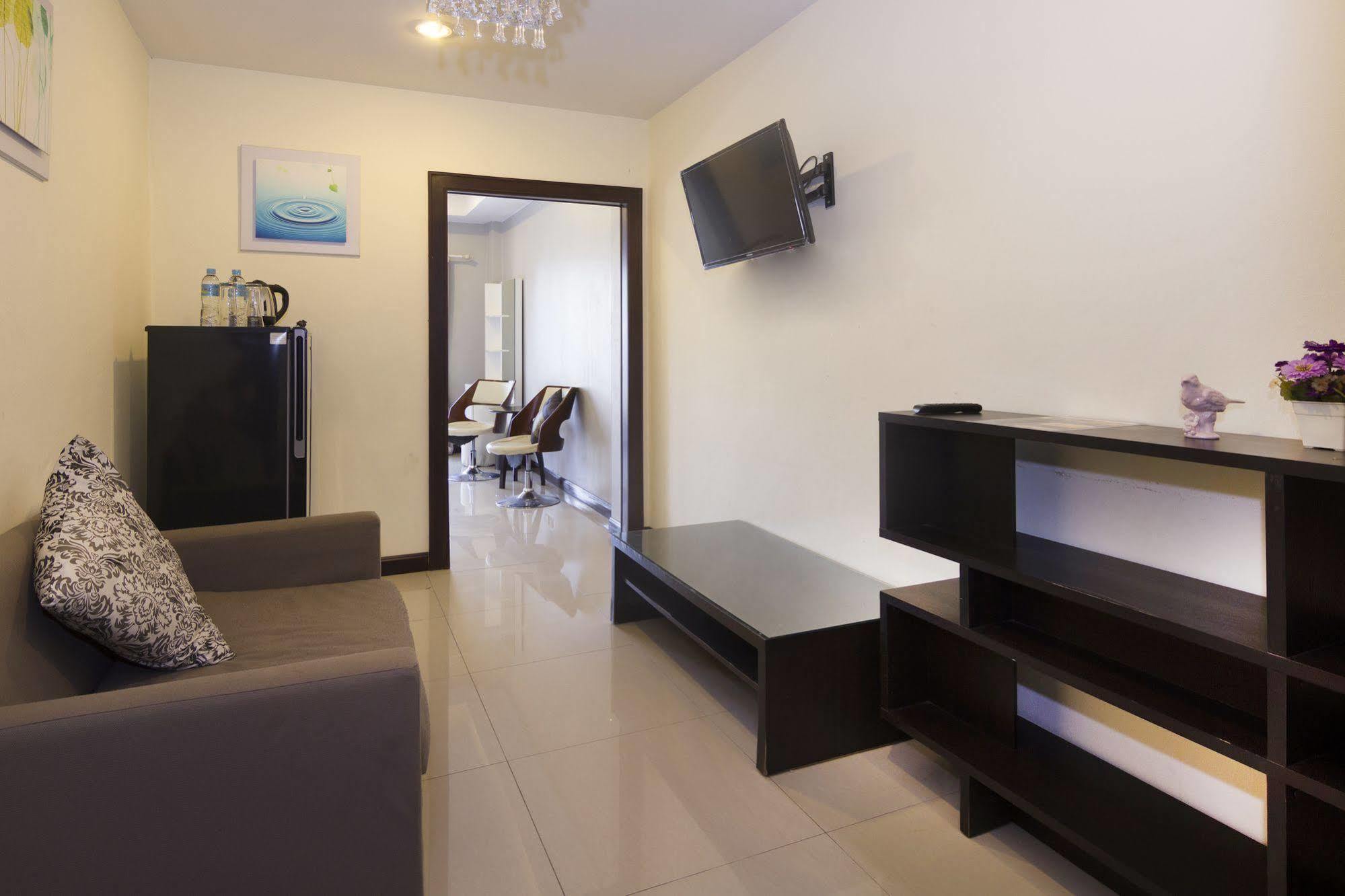 Royal Q & D Suites Pattaya Exterior photo